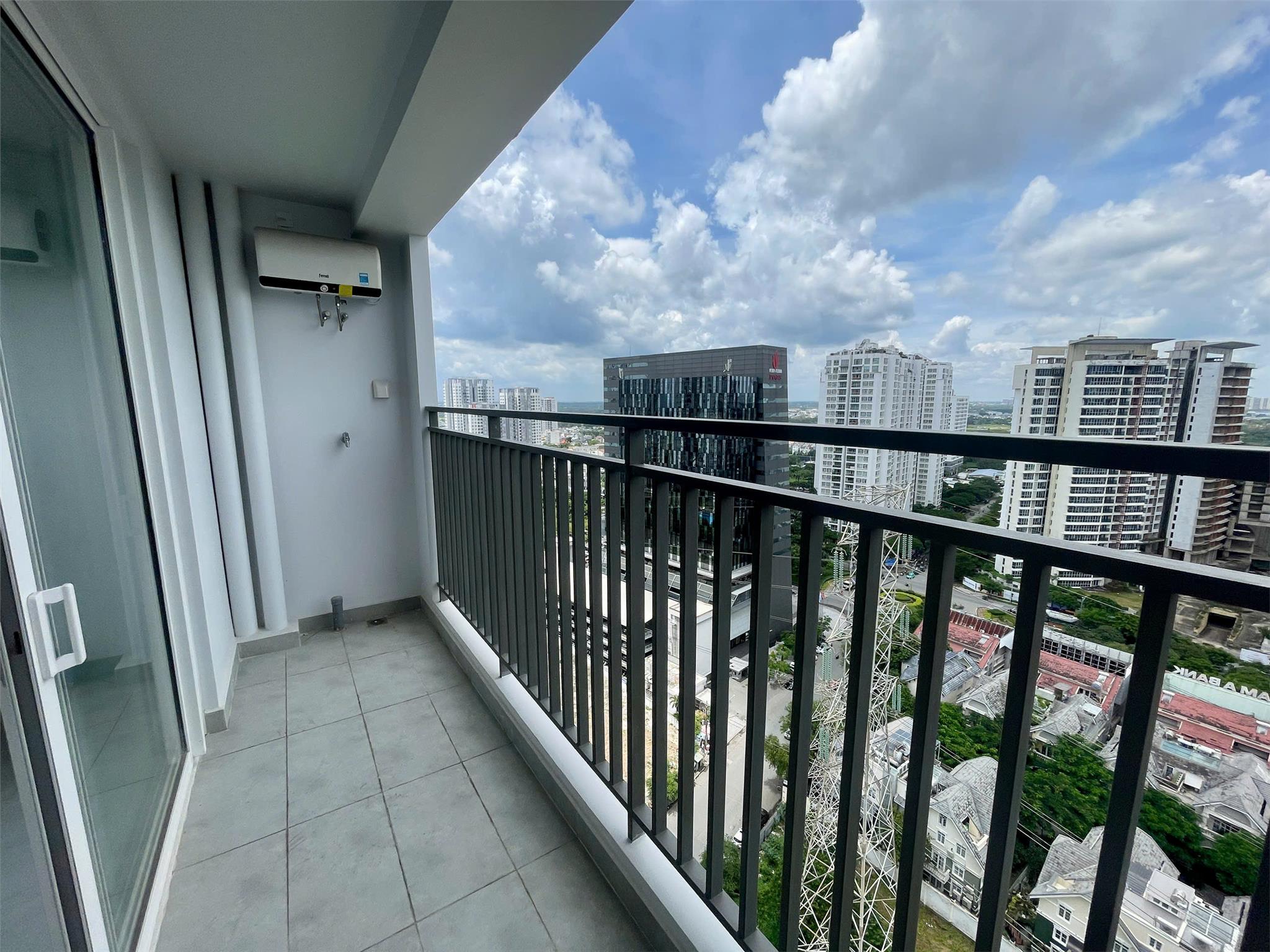 Chính chủ bán gấp căn hộ Sunrise Riverside, 2PN, 54m2, tầng 21, view Nam cực đẹp, Nguyễn Hữu Thọ, Nhà Bè. Giá chỉ 3.3 tỷ – Cơ hội an cư lý tưởng!