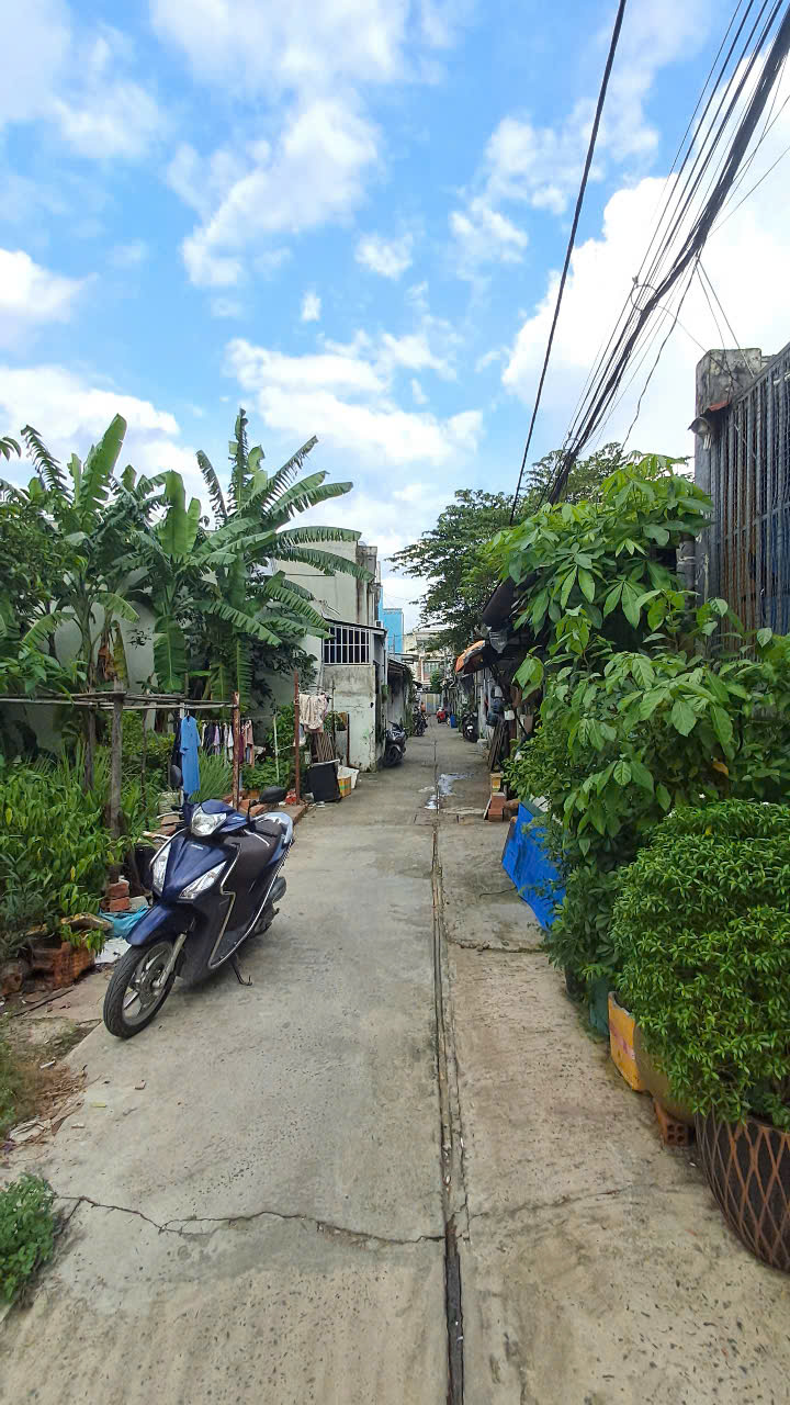 CHỈ 4 TỶ (TL) – BÁN LÔ ĐẤT ĐỐI DIỆN KĐT VẠN PHÚC – SÁT VÁCH CHUNG CƯ URBAN – ĐƯỜNG 6 HIỆP BÌNH PHƯỚC