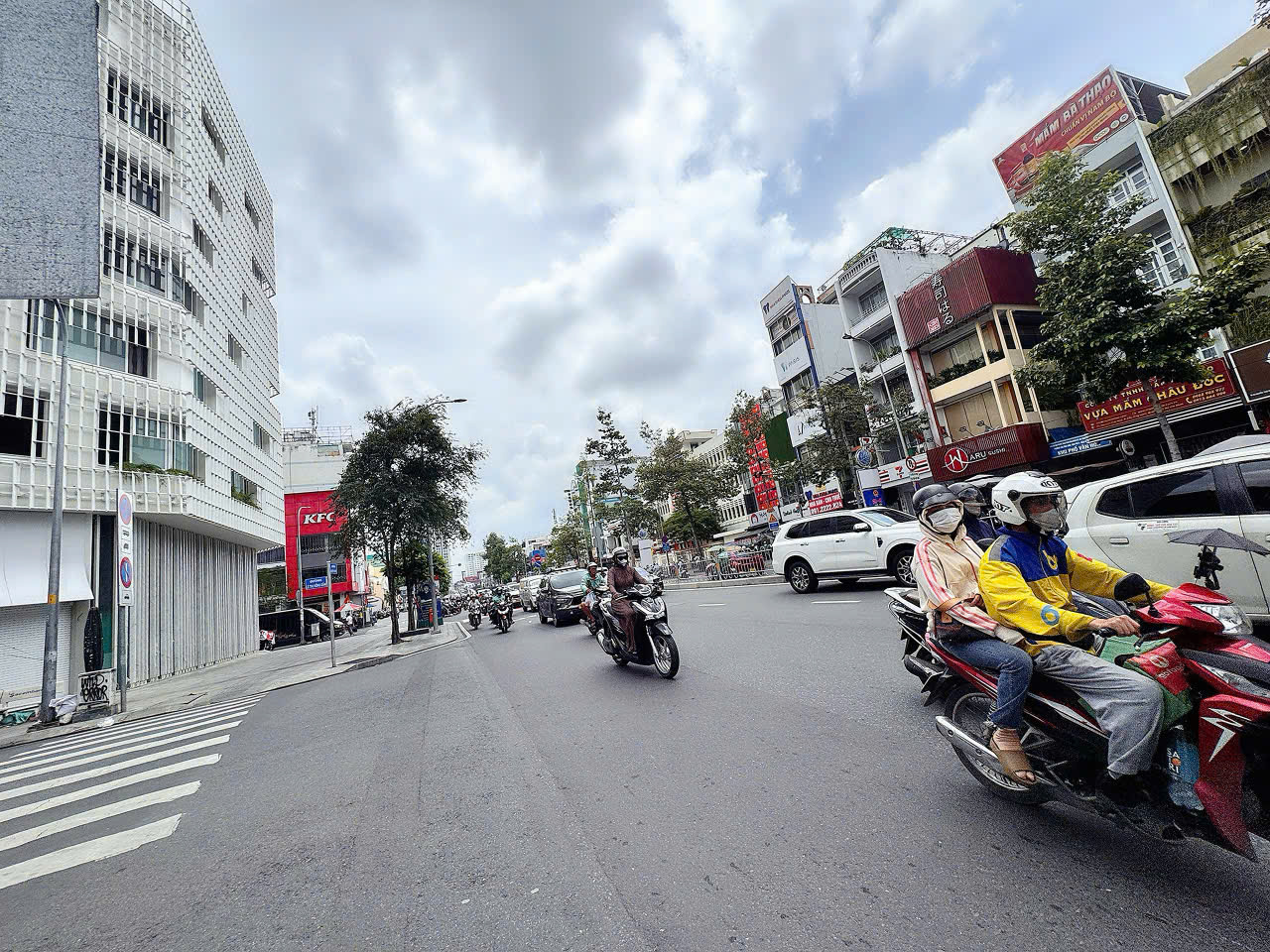 BÁN NHÀ MẶT TIỀN KD Đ.NGUYỄN THÁI HỌC, QUẬN 1 – SẴN DÒNG TIỀN ĐỀU 45TR/TH