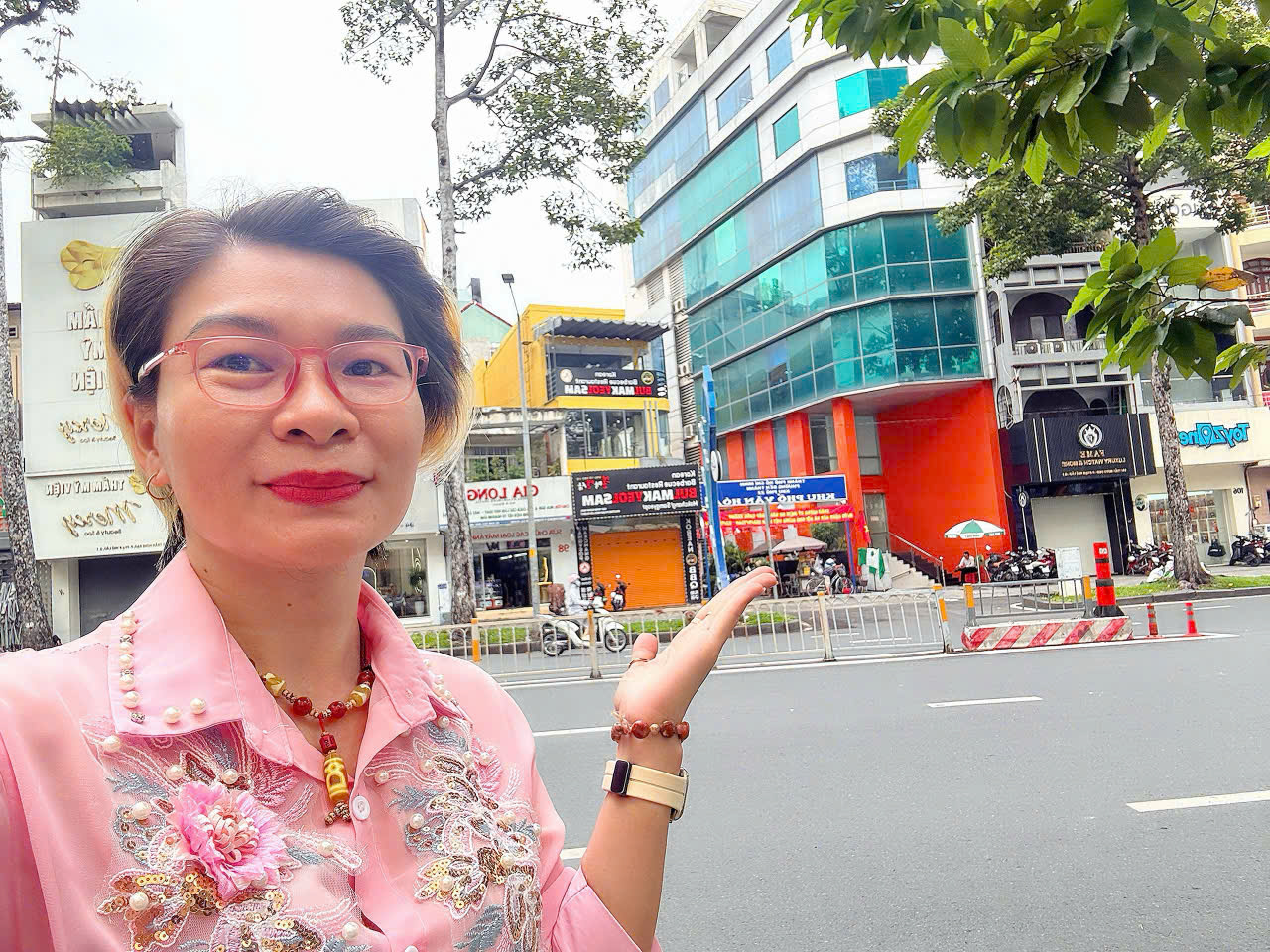ĐỘC TÔN HIẾM BÁN – MTKD Đ.TRẦN HƯNG ĐẠO, QUẬN 1 – DÒNG TIỀN ĐỀU 88TR/TH – GIANG GIANG: 0901611116
