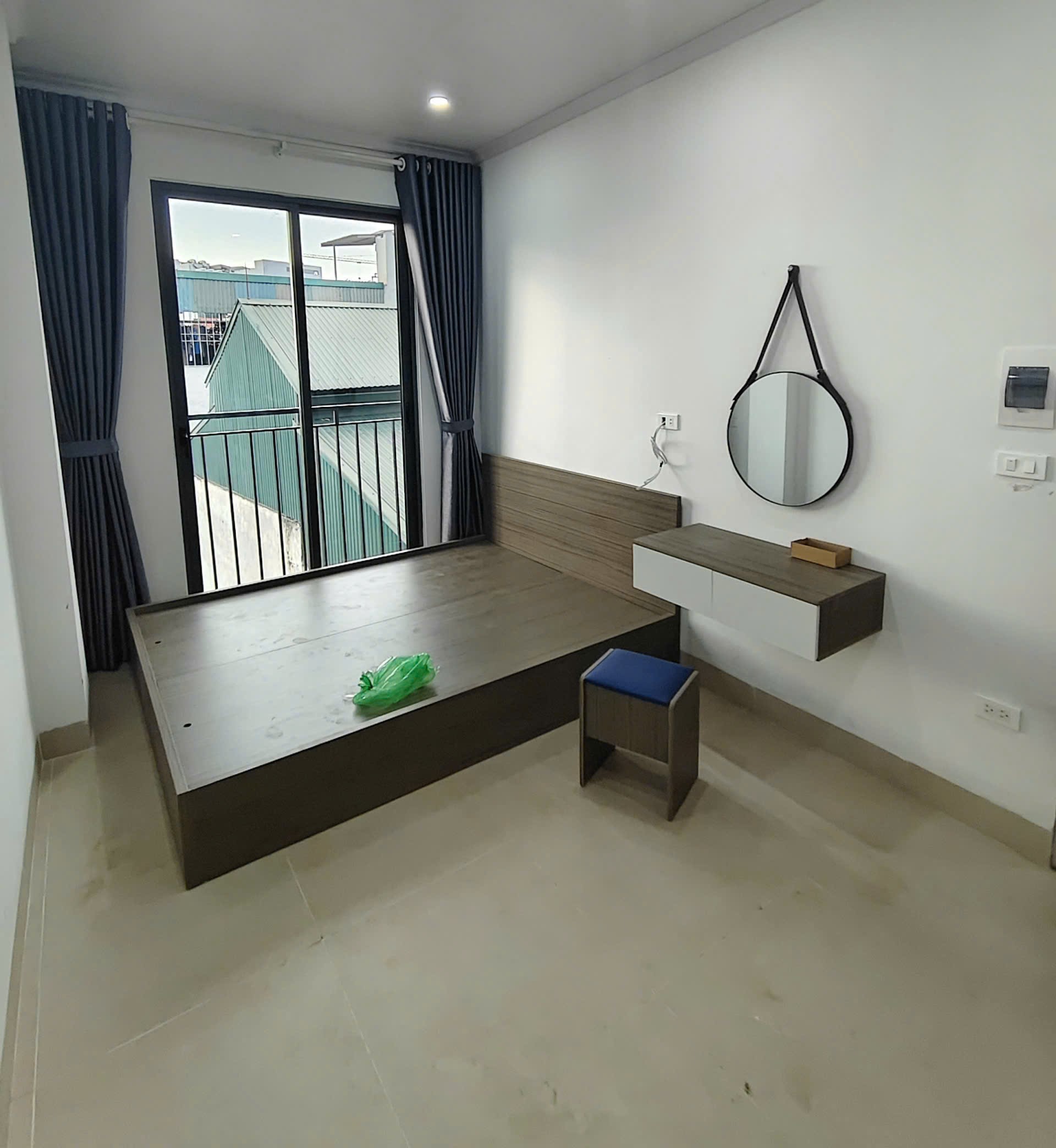 (Cực Hiếm) Căn hộ Studio 28m2 mới khai trương ngõ 58 Trần Bình – Có phòng bếp riêng – Nhận xe điện