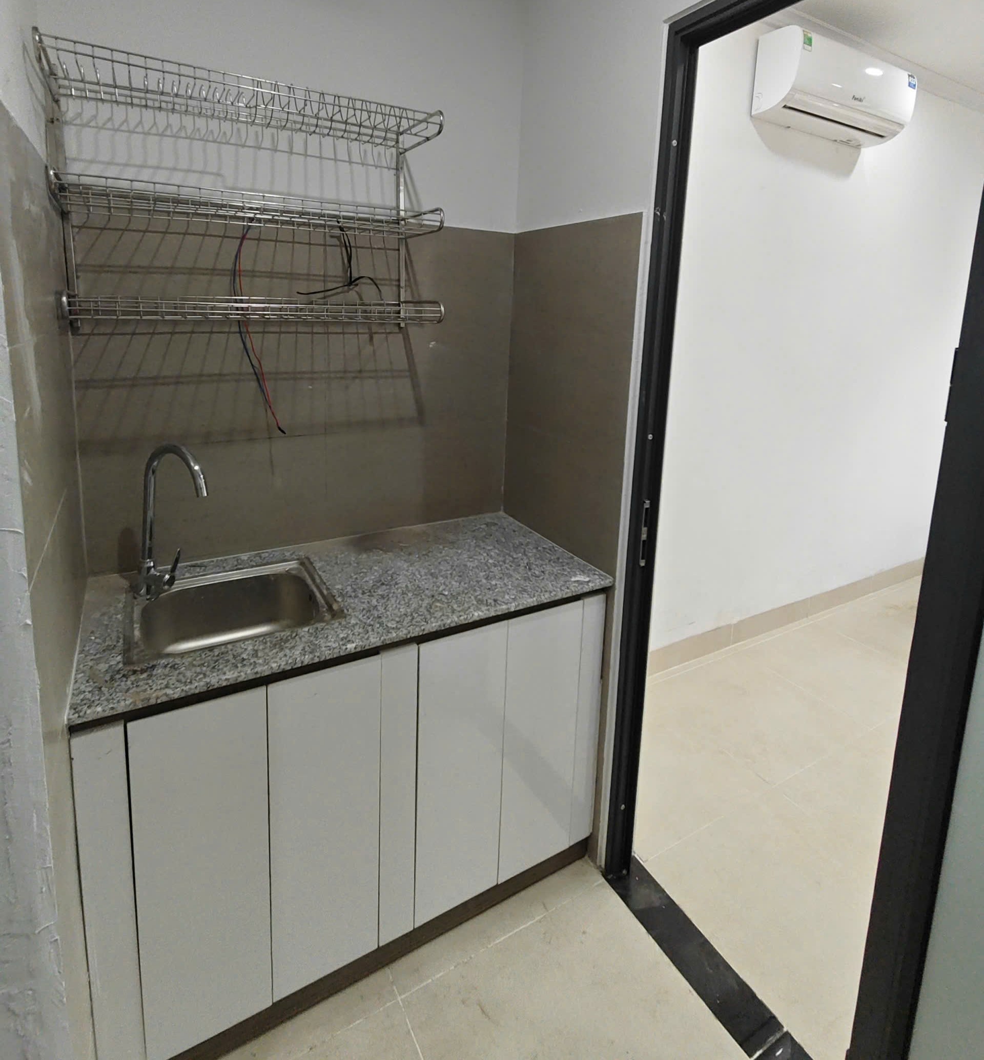 (Cực Hiếm) Căn hộ Studio 28m2 mới khai trương ngõ 58 Trần Bình – Có phòng bếp riêng – Nhận xe điện