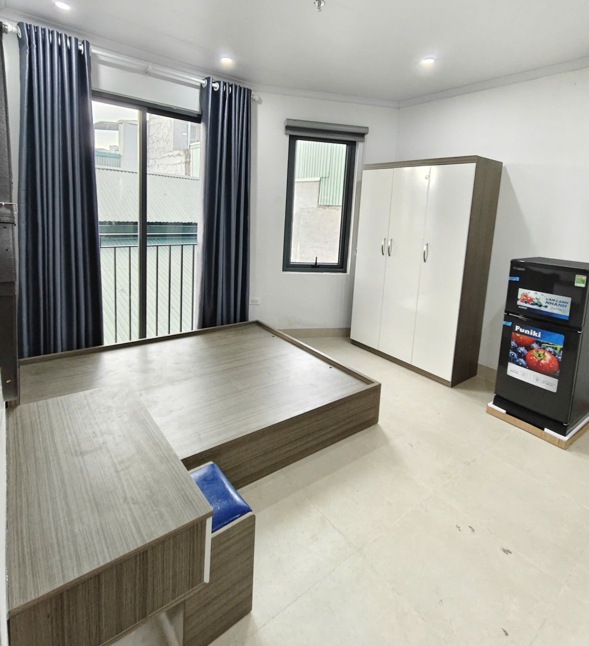 (Cực Hiếm) Căn hộ Studio 28m2 mới khai trương ngõ 58 Trần Bình – Có phòng bếp riêng – Nhận xe điện