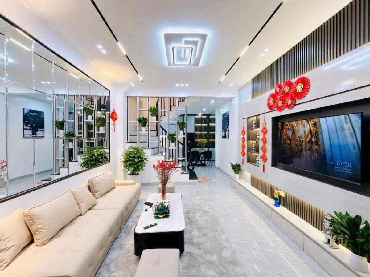 GẤP!1 NHÀPHỐ HỒ TÙNG MẬU,CẠNHGOLDMARK,DT=42Mx5T,MT=4.2m,8.5ty