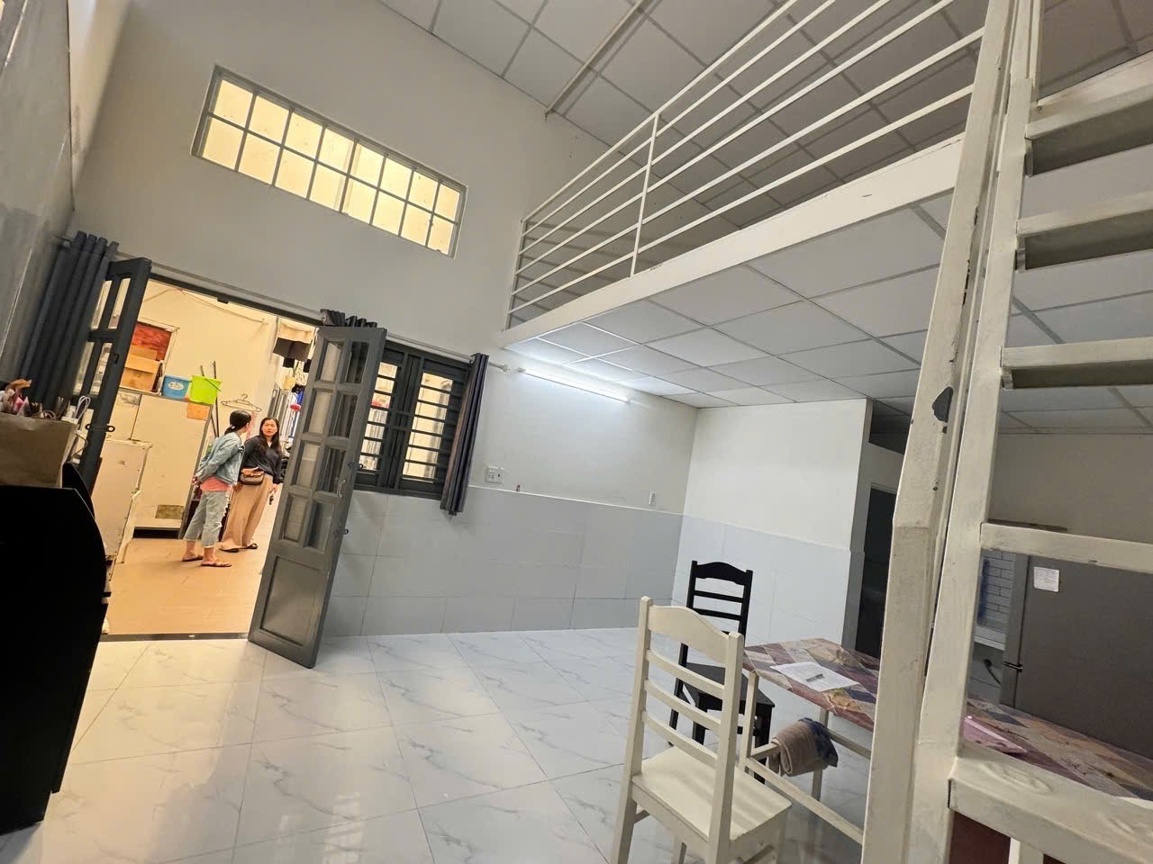 BÁN NHÀ ĐẸP 173M2, 9 PHÒNG NGỦ, 2 TẦNG – QUẬN 4 – GIÁ CHỈ 15.8 TỶ – SỔ HỒNG RIÊNG