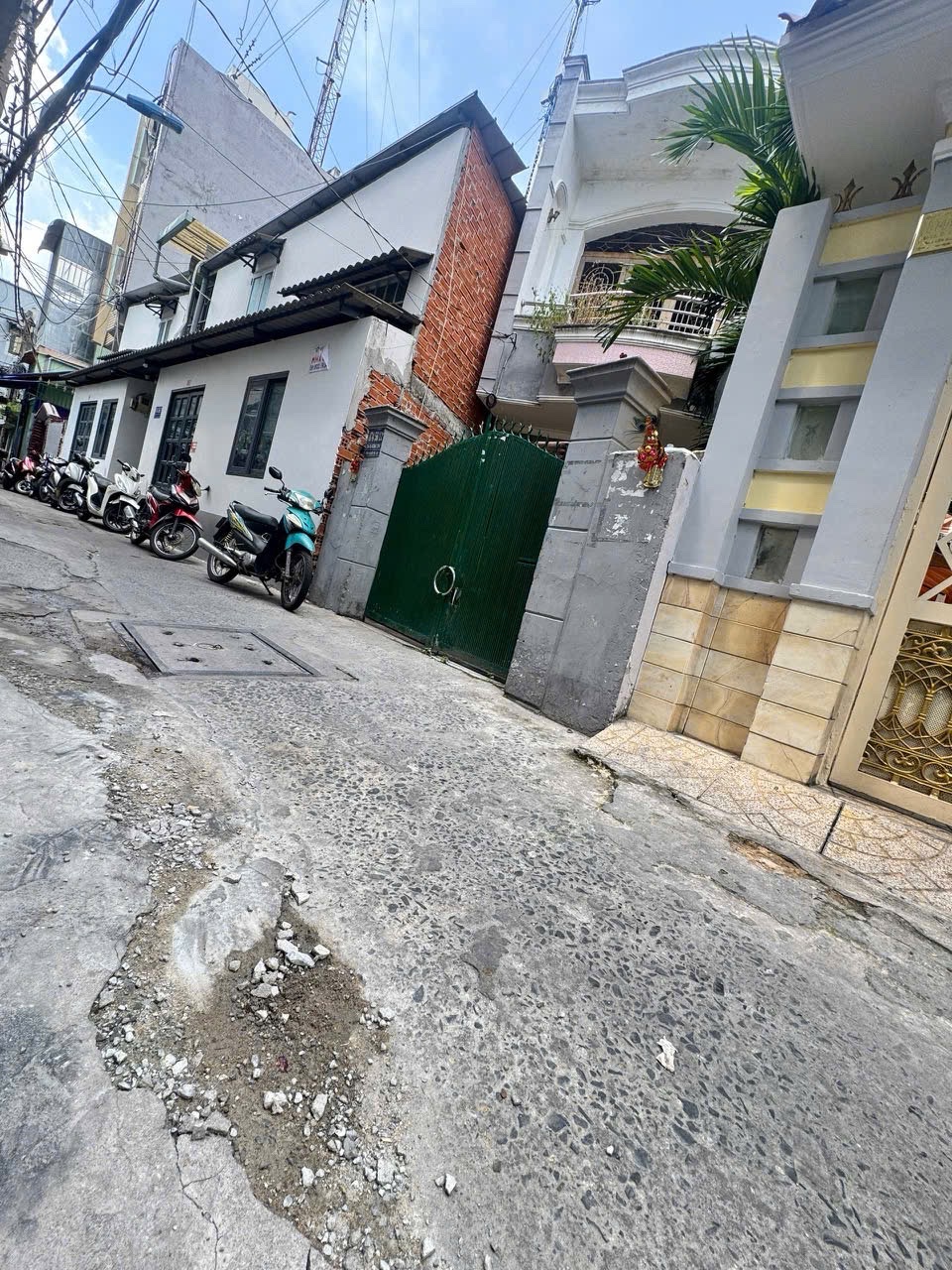 BÁN NHÀ ĐẸP 173M2, 9 PHÒNG NGỦ, 2 TẦNG – QUẬN 4 – GIÁ CHỈ 15.8 TỶ – SỔ HỒNG RIÊNG