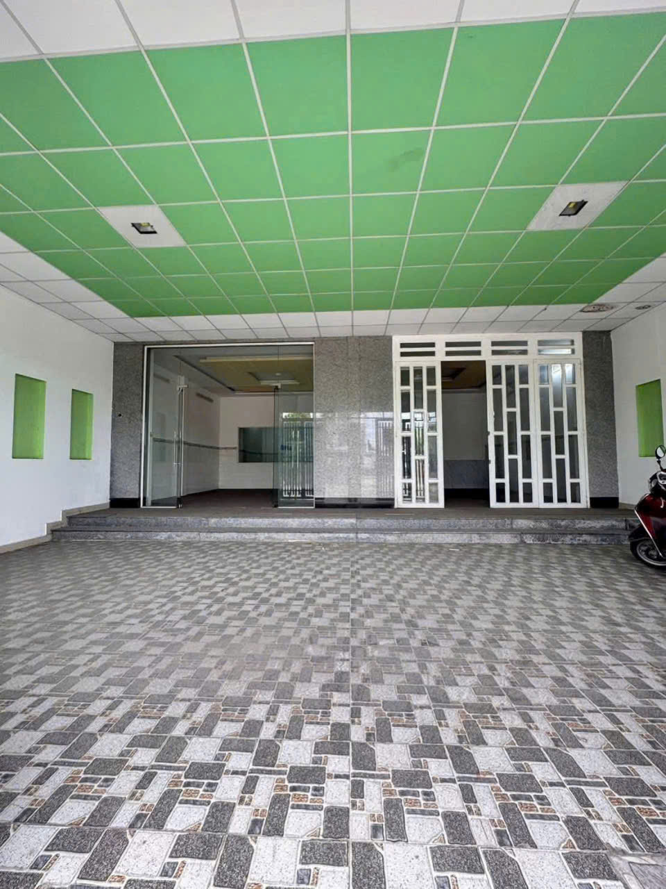 BÁN NHÀ ĐÔI (10×20) MT NHỰA LÊ LỢI GẦN NGÃ 3 HỒNG CHÂU, QL22 GIÁ 20 TỶ