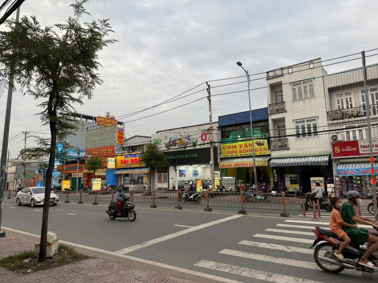 NHÀ (8×27) MẶT TIỀN TÔ KÝ TRUNG CHÁNH, HÓC MÔN TỪ 22 TỶ CÒN 17.5 TỶ