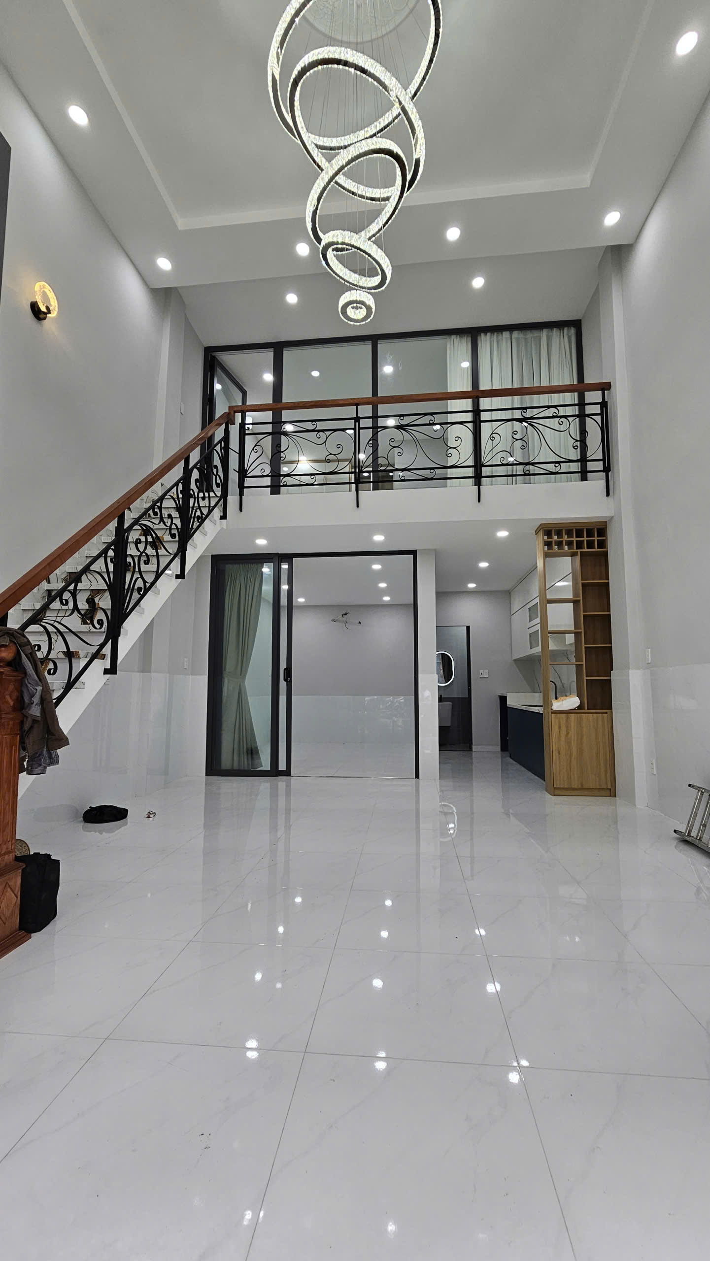 MẶT TIỀN KINH DOANH TÂN MỸ PHÚ MỸ HƯNG Q7 NGANG 5 DÀI 10 NHÀ MỚI NHĨNH 200 TRIỆU M