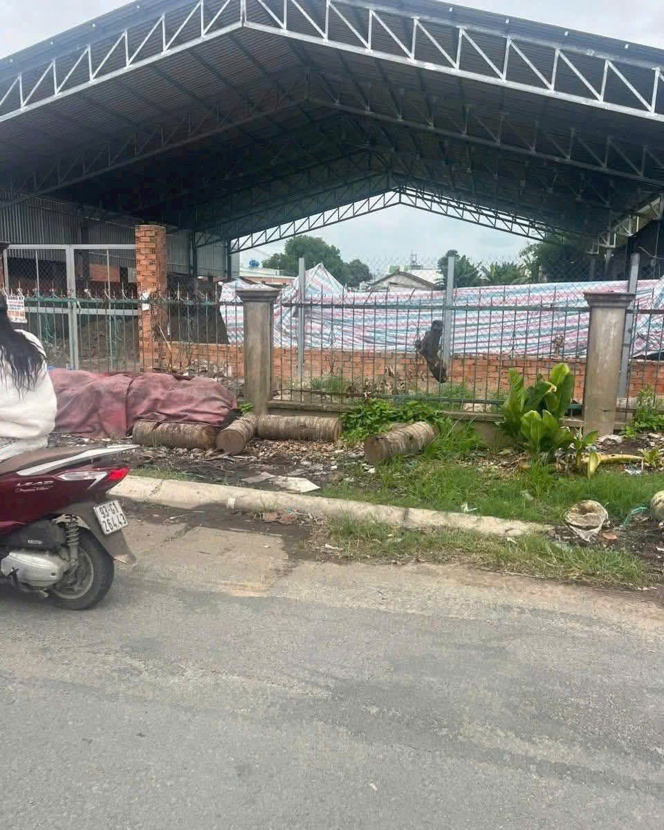 BÁN ĐẤT + NHÀ XƯỞNG MẶT TIỀN NHỰA XTS HÓC MÔN – SÁT VÕ THỊ HỒI – CHỈ 25 TỶ