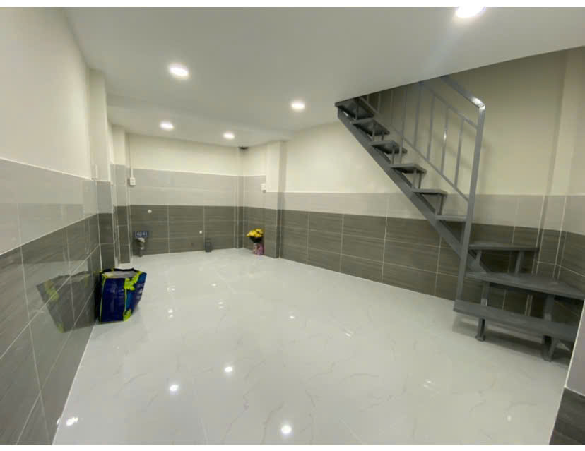SÁT MẶT TIỀN ĐƯỜNG Q4 CÓ 2 TỶ – 3 TẦNG
