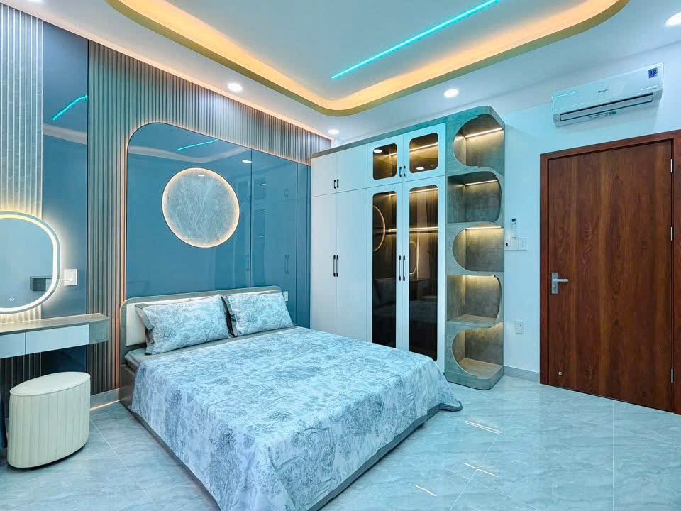 4.1❌14m, NHÀ BÁN 3 TẦNG, HXH, 4Pn, PHẠM VĂN BẠCH, P15 TÂN BÌNH, 6 TỶ HƠN