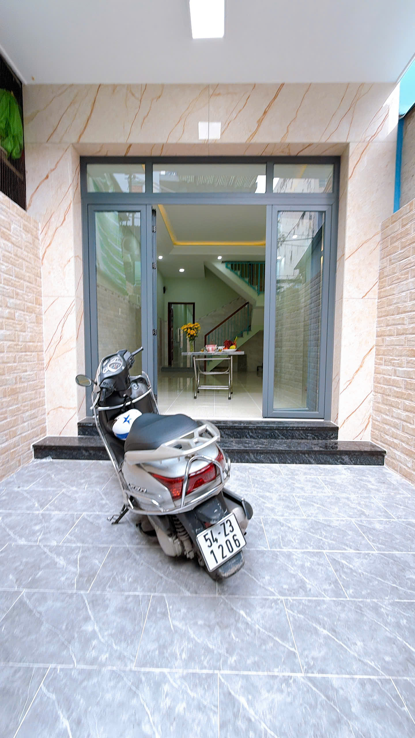 NHÀ MỚI XÂY ĐÚC 4 TẤM DT 4 X24 CÓ 6 TỶ VIP Q4