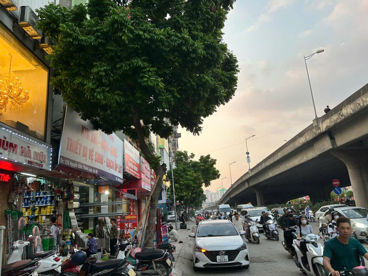 BÁN NHÀ MẶT PHỐ NGUYỄN XIỂN THANH XUÂN, VỈA HÈ KINH DOANH, DT42,5M 6T, NHỈNH 20 TỶ