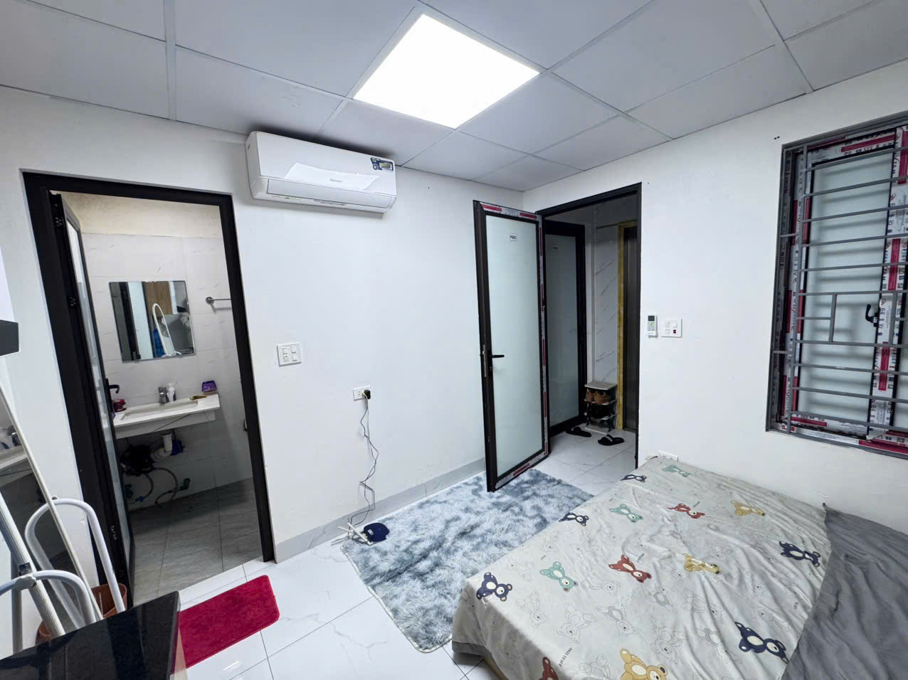 Cho thuê Ccmn đẹp giá 3tr8 rẻ nhất thị trường Ngõ 136 Chùa Láng, Đống Đa