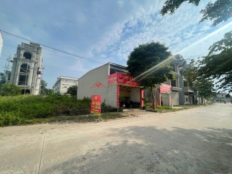 SIÊU PHẨM KINH DOANH NHÀ 2 TẦNG 96,39M TẠI KHU DỊCH VỤ ĐỒNG TÍA-TT CHÚC SƠN-CHƯƠNG MỸ-HÀ NỘI