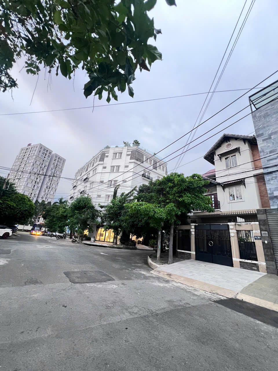 Bán Villa tuyệt đẹp 204B6/4 Nguyễn Văn Hưởng, P.Thảo Điền . Q2