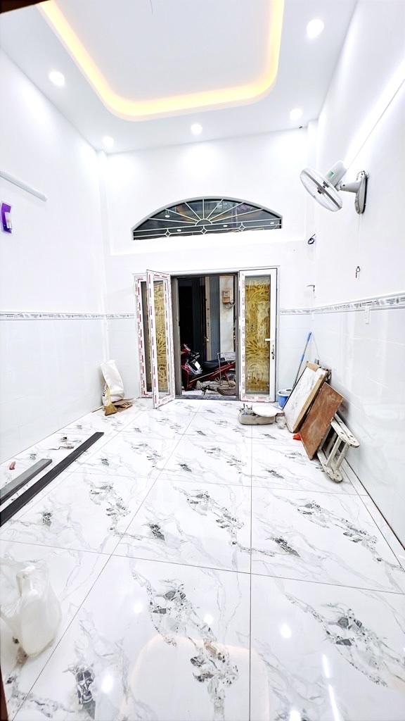 NHÀ MỚI 4 TẦNG MÀ CHƯA ĐẾN 5T- ĐƯỜNG Đ0ÀN VĂN BƠ- THÔNG RA XÓM CHIẾU-NGUYỄN TẤT THÀNH.
