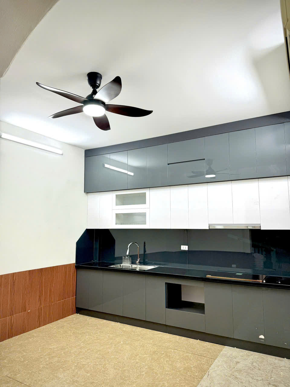 CHÍNH CHỦ CHO THUÊ NHÀ NGUYÊN CĂN – LÔ GÓC NGỌC THUỴ, LONG BIÊN – 11 TRIỆU/THÁNG