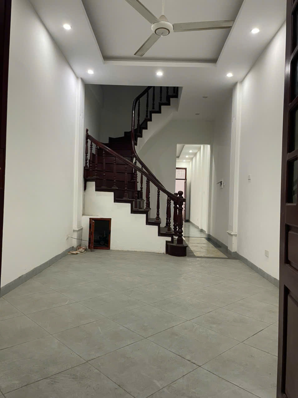 Cho thuê nhà Hoàng Văn Thái, Khương Trung, Thanh Xuân. DT 61m x 4 tầng, giá 19tr