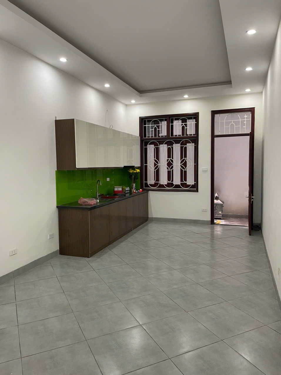 Cho thuê nhà Hoàng Văn Thái, Khương Trung, Thanh Xuân. DT 61m x 4 tầng, giá 19tr