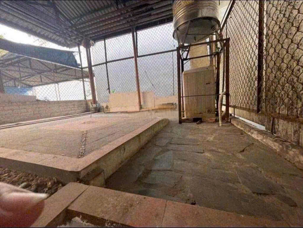 Cho thuê nhà ngõ 357 Bạch Mai, Phố Bạch Mai, Phường Bạch Mai, Quận Hai Bà Trưng. DT 15m x 2 tầng, giá 5tr