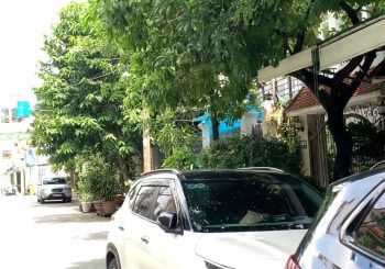 Bán gấp 10 nền đất thổ cư 74m2, đường Đình Phong Phú, Q9, TP HCM. Sổ đỏ, giá 5.75 tỷ.