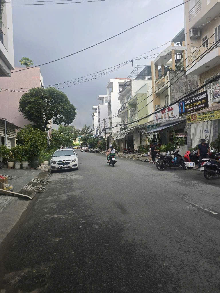 MẶT TIỀN ĐƯỜNG SỐ 79 GIAO NGUYỄN THỊ THẬP TÂN QUY Q7 NGANG 4 DÀI 19 – 4T CÓ 200 TRIỆU M2 XÍU