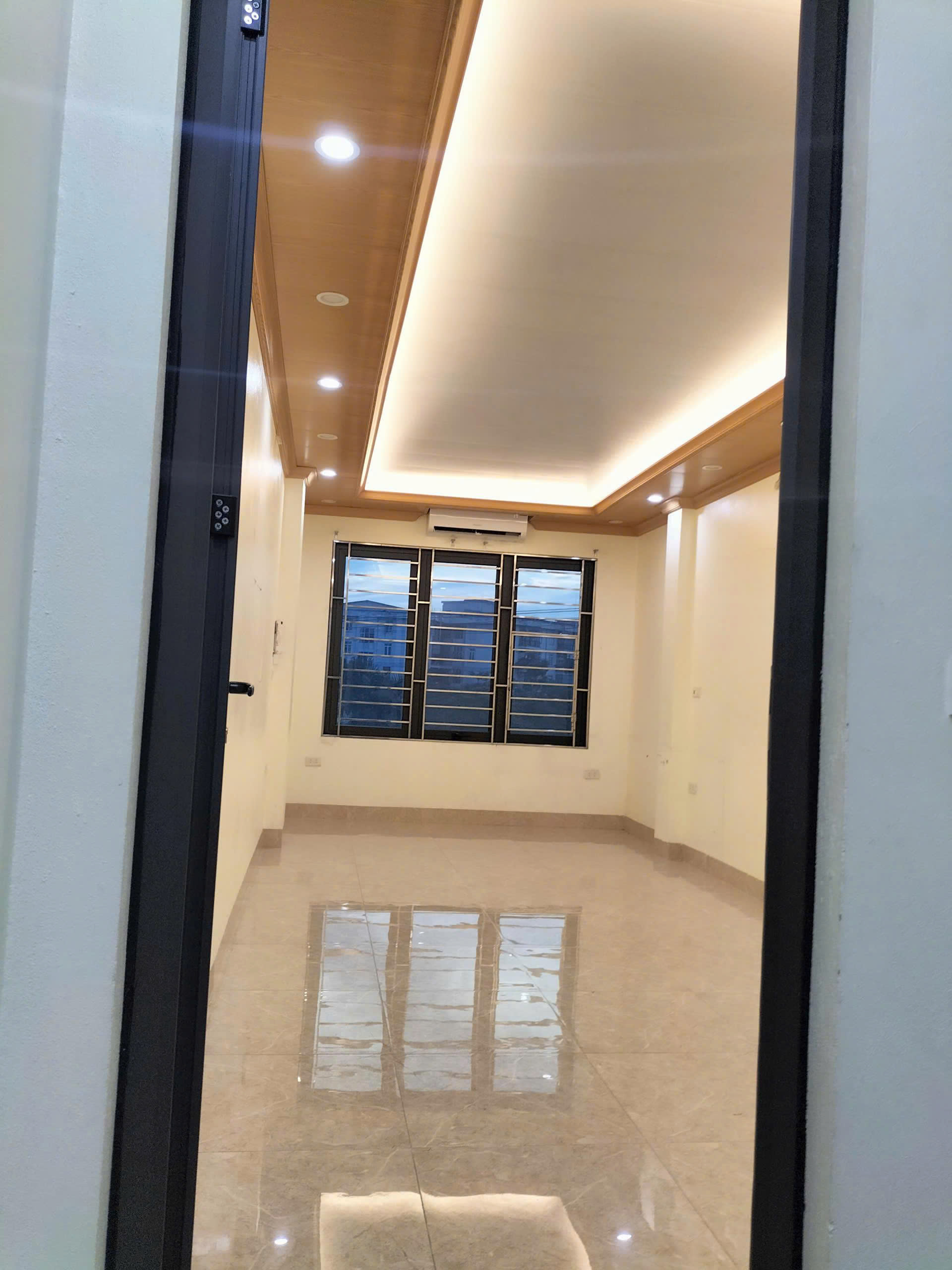 Bán nhà mặt đường QL1A Ngọc Hồi – khu vực Thanh Trì.5 tầng 32m2 10.3 tỉ