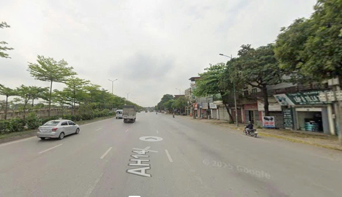 Bán đất mặt phố Nguyễn Đức Thuận, tặng nhà trên đất.