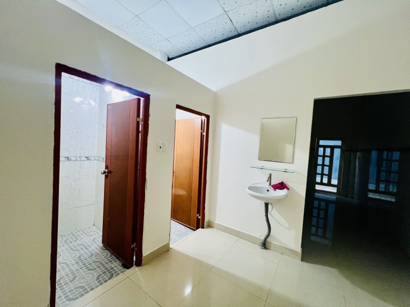 Bán nhà đường Số 2, Tăng Nhơn Phú B, Q9, TP HCM. DT 124m2, 2PN, SH, giá 9.1 tỷ.