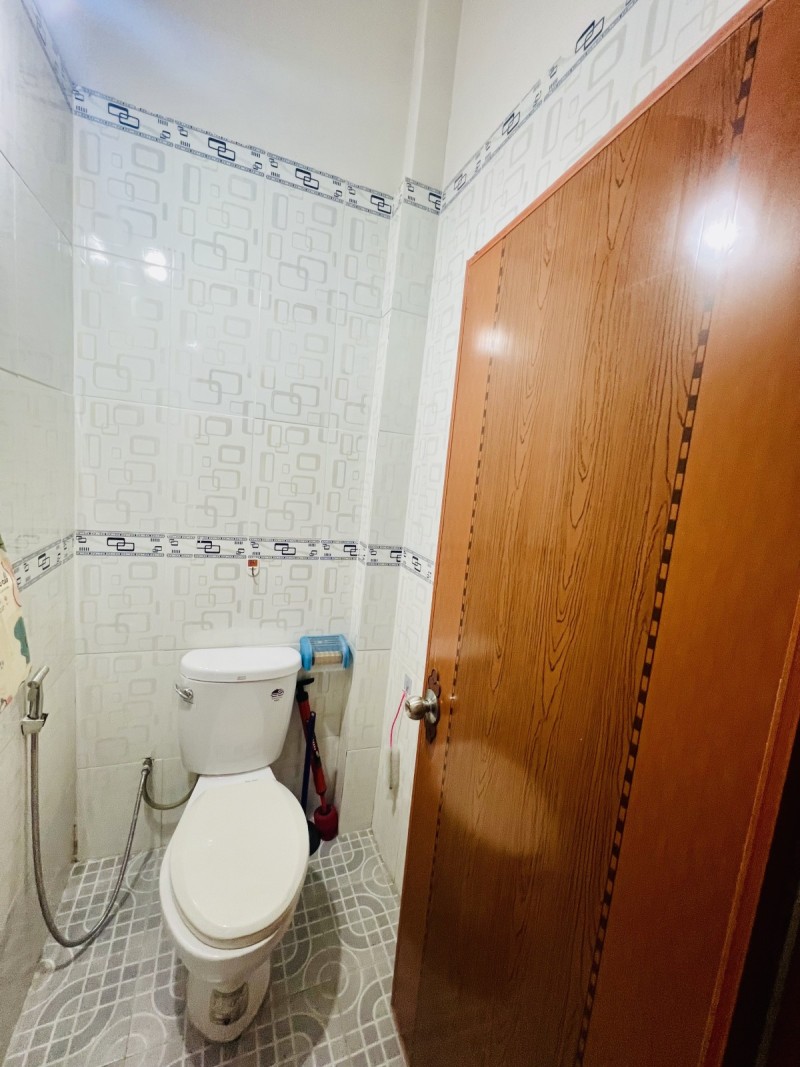 Bán nhà đường Số 2, Tăng Nhơn Phú B, Q9, TP HCM. DT 124m2, 2PN, SH, giá 9.1 tỷ.