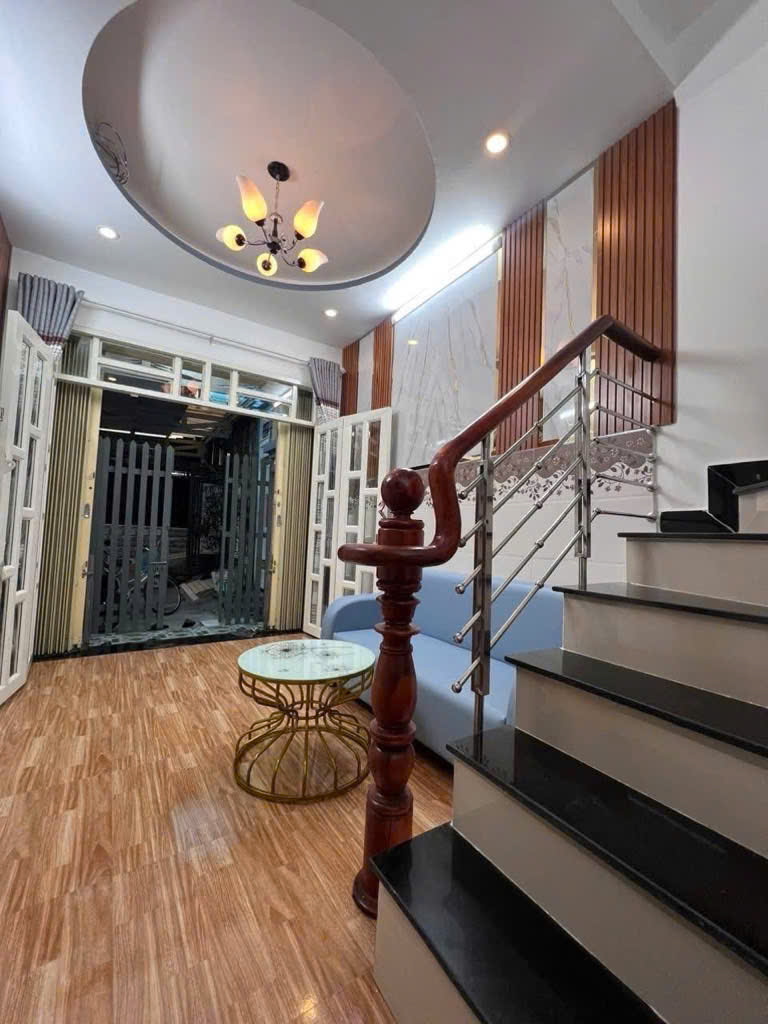 NHÀ 3 LẦU NHỎ ĐẸP – THIẾT KẾ SANG TRỌNG – HẺM XE HƠI 6M – NGAY TT THỊ TRẤN NHÀ BÈ – HUỲNH TẤN PHÁT – GIÁ 2xx TỶ