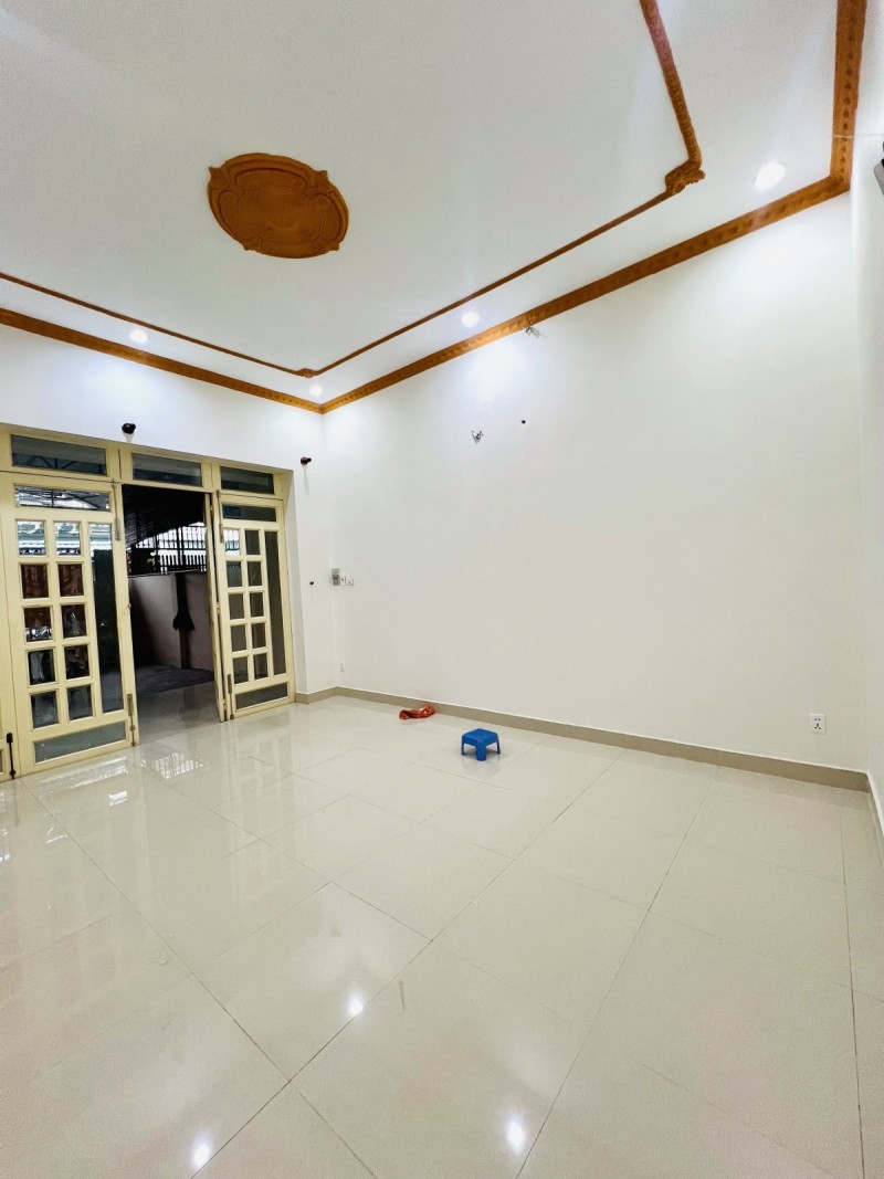 Bán nhà đường Số 2, Tăng Nhơn Phú B, Q9, TP HCM. DT 124m2, 2PN, SH, giá 9.1 tỷ.