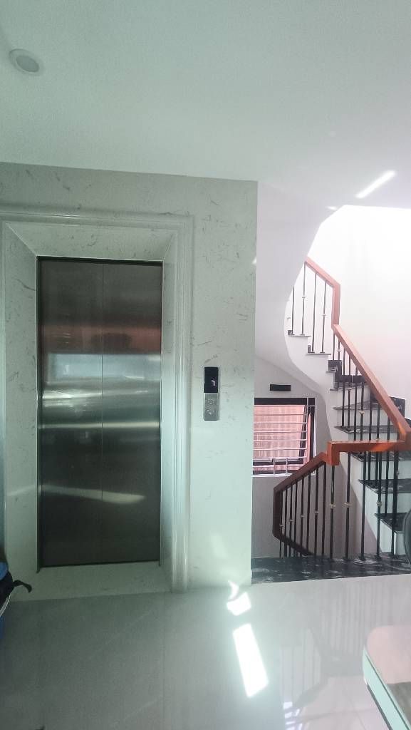 Bán nhà Đẹp Hồng Tiến Dân Xây- oto tránh- Gara thang máy full NT 55m 7 tầng 17,x tỷ