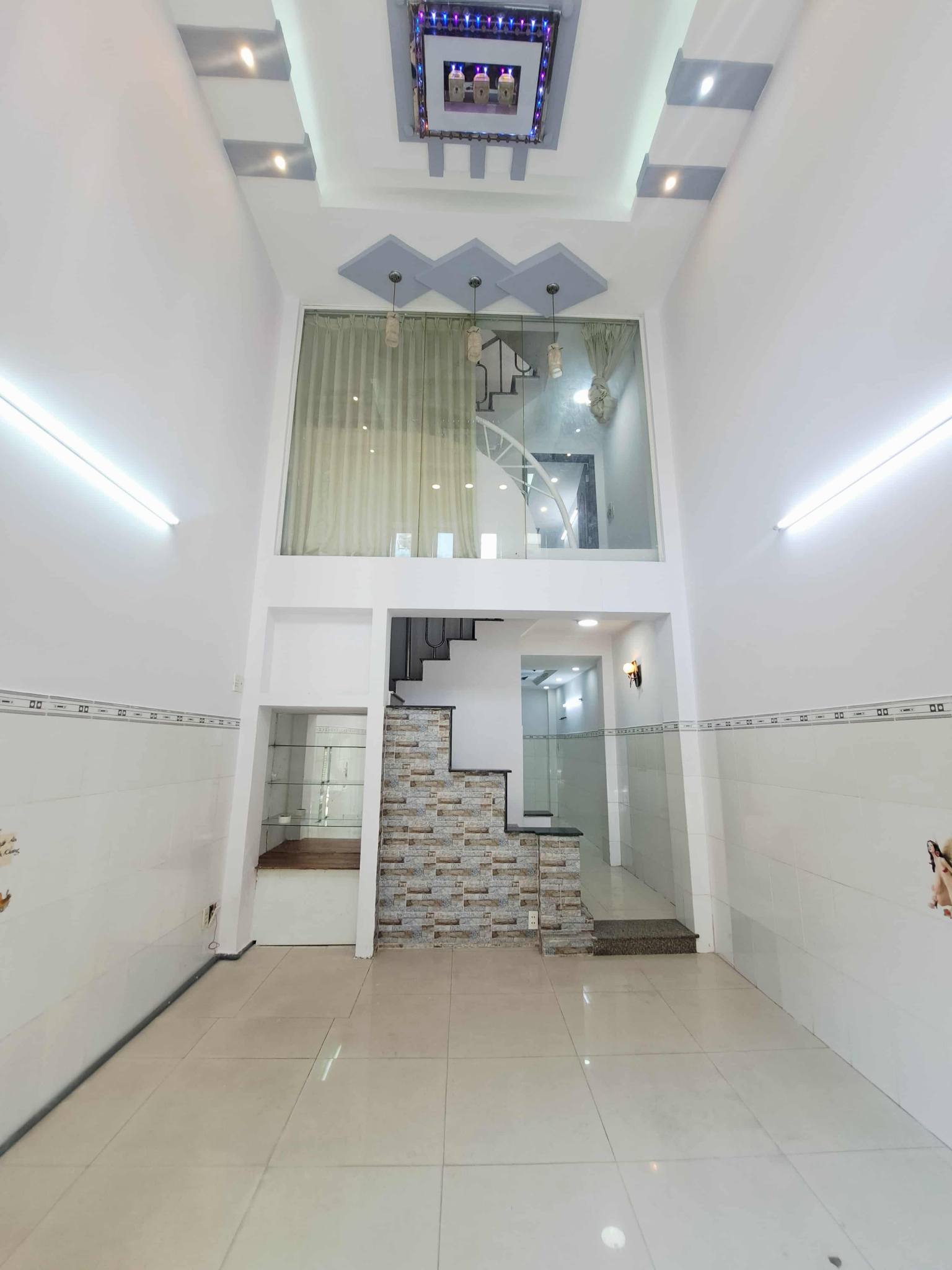 NHÀ 4 TẦNG BTCT GẦN AEON TÂN PHÚ 39M² HXH 6M THÔNG. PHƯỜNG BHH, BÌNH TÂN.