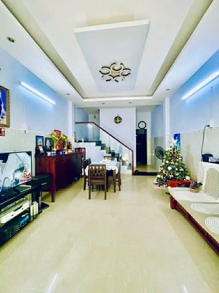 NHÀ NGANG 5M – LÔ GÓC – HẺM OTO ĐỖ CỬA-KV SẦM UẤT QUẬN TÂN PHÚ-GIÁ NHỈNH 4 TỶ