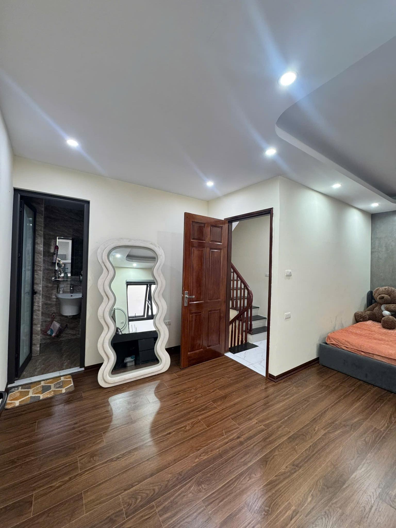 TRUNG TÂM BỒ ĐỀ 35M2 THANG MÁY 6T, Ô TÔ ĐỖ CỔNG, HÀNG HIẾM PHÂN KHÚC 10 TỶ