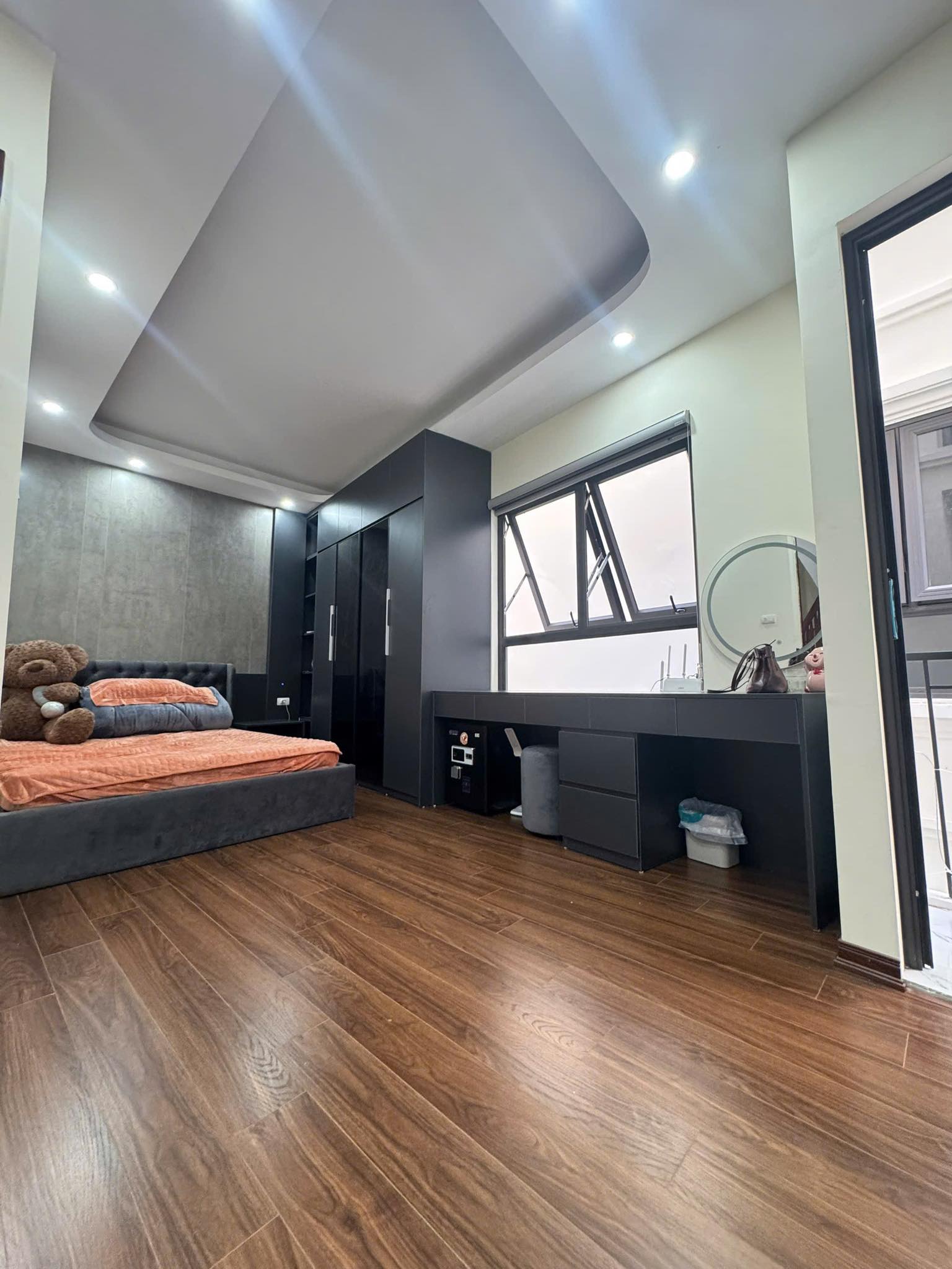 TRUNG TÂM BỒ ĐỀ 35M2 THANG MÁY 6T, Ô TÔ ĐỖ CỔNG, HÀNG HIẾM PHÂN KHÚC 10 TỶ