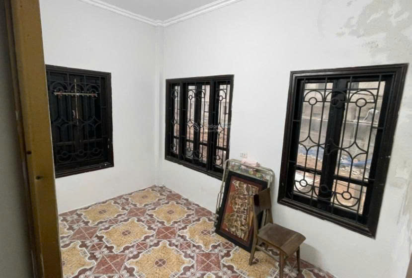 Cho thuê nhà Phố Bà Triệu, Hà Đông 50m2 x 3 tầng, 5 ngủ, 2 vệ sinh, giá 10 Triệu