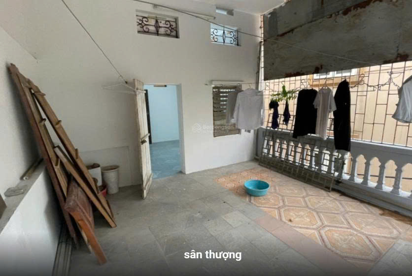 Phố Bà Triệu, Hà Đông 50m2 x 3 tầng, 5 ngủ, 2 vệ sinh, giá 10 Triệu/th