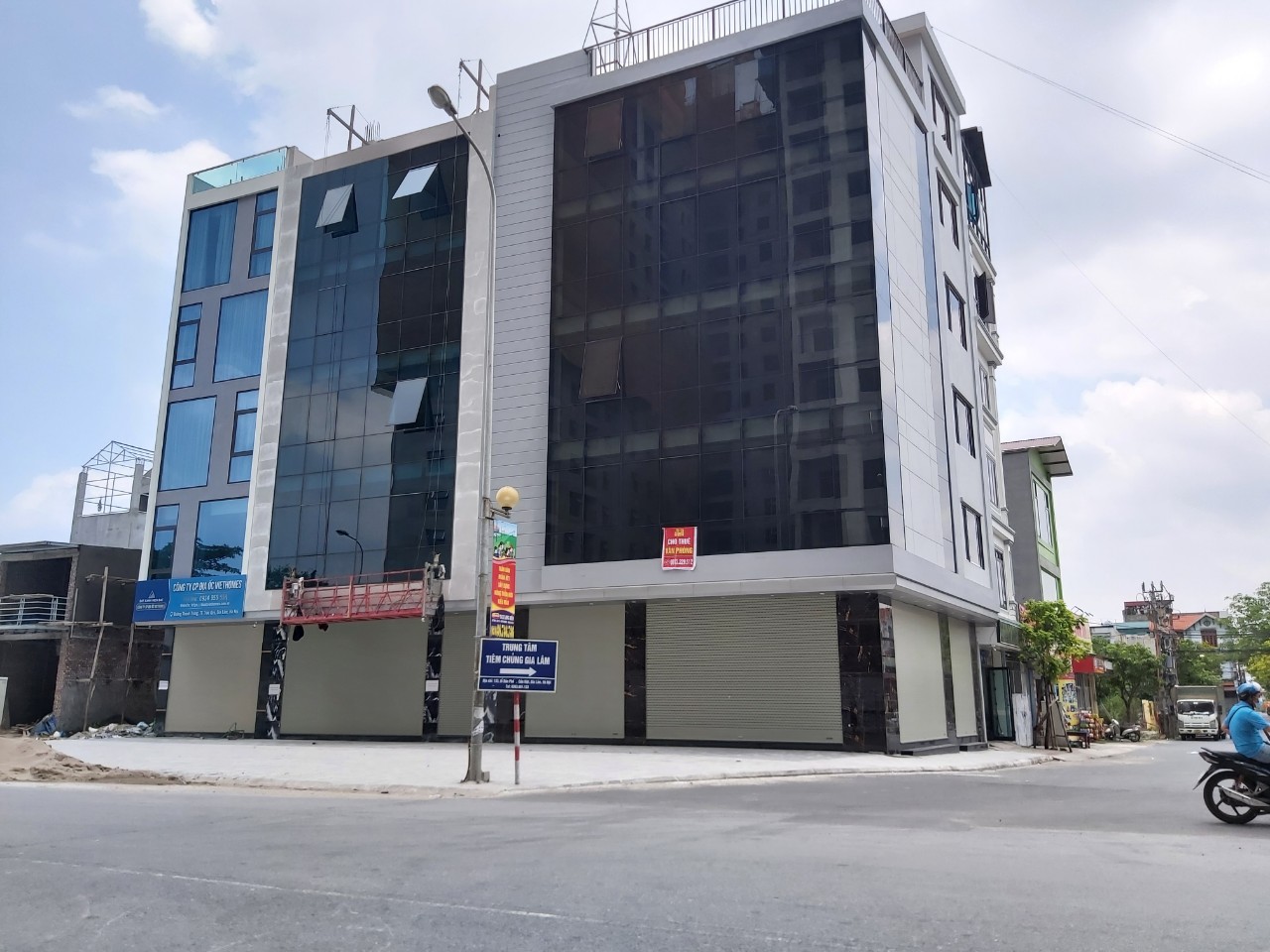 Nhà đẹp MP NgôXuân Quảng, Gia Lâm.HN.6 tầng thang máy, Nhỉnh 2x tỷ, kinh doanh mọi loại hình(29/9)