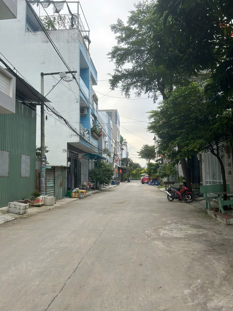 bán nhà 3 tầng Thạnh Lộc 37, 70m2, 3 tầng, 3PN, sổ hồng trao tay, hẻm ô tô thông giá hời chỉ 6.3 tỷ! Gọi 0918377255 ngay!