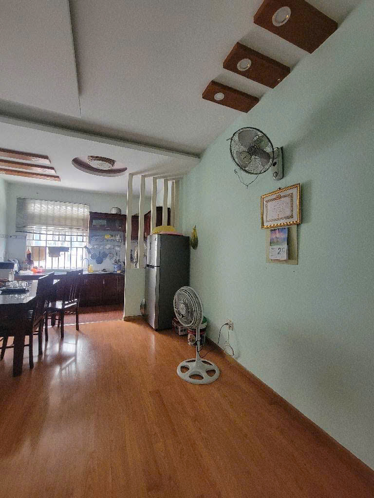 bán nhà 3 tầng Thạnh Lộc 37, 70m2, 3 tầng, 3PN, sổ hồng trao tay, hẻm ô tô thông giá hời chỉ 6.3 tỷ! Gọi 0918377255 ngay!