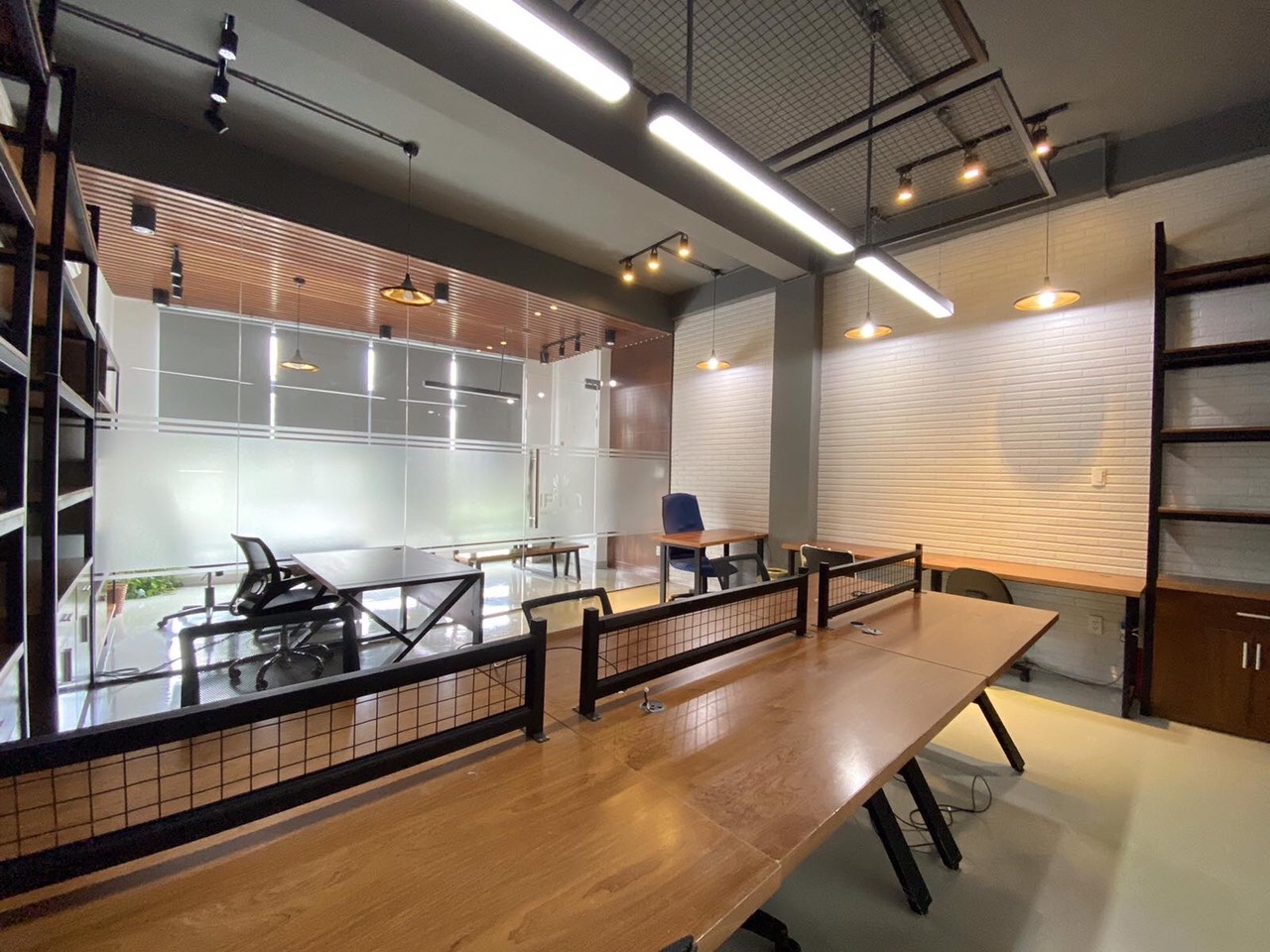 BÁN NHÀ HẦM + 5 LẦU HẺM XE TẢI GẦN QUỐC LỘ 13 – NGAY NÚT GIAO CẦU VƯỢT BÌNH PHƯỚC