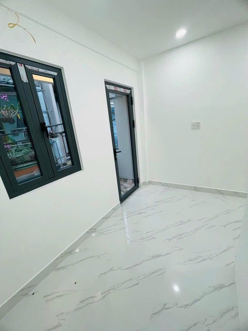 NHÀ MỚI XÂY DIỆN TÍCH SD 39.5 M2 Q4 HƠN 2 TỶ XÍU