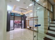 Bán Nhà Lạc Long Quân, 40m, 6 tầng, phân lô xây chắc chắn! 9 ngủ, đường trước nhà 6m!