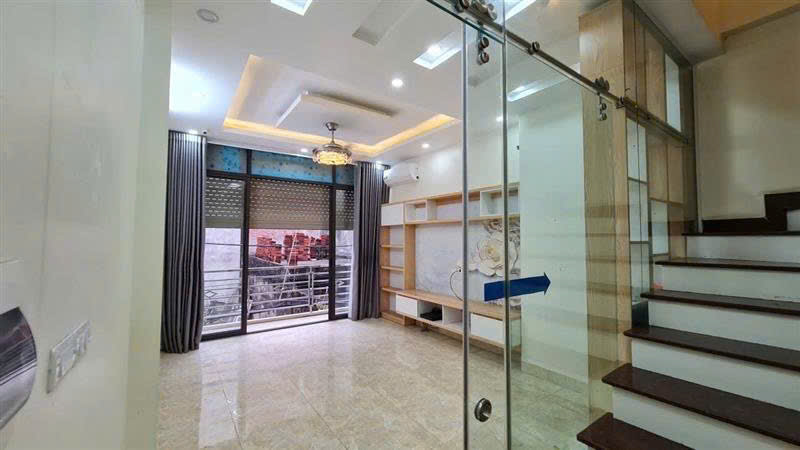 Bán Nhà Lạc Long Quân, 40m, 6 tầng, phân lô xây chắc chắn! 9 ngủ, đường trước nhà 6m!