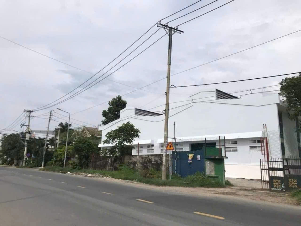 KHO XƯỞNG (8.318M²) 3MT DƯƠNG CÔNG KHI, TÂN HIỆP, HÓC MÔN – LÔ ĐẤT KHỦNG