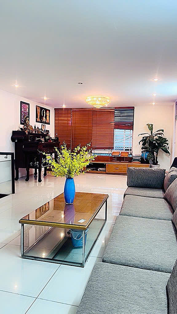 BÁN NHÀ 5 TẦNG CĂN GÓC 2 MT XE HƠI NGỦ TRONG NHÀ Đ.CÁCH MẠNG THÁNG 8, Q3 – NGANG ĐẸP 5.5M*19M – HÀNG XÓM NHÀ CAO TẦNG & BIỆT THỰ ĐẸP